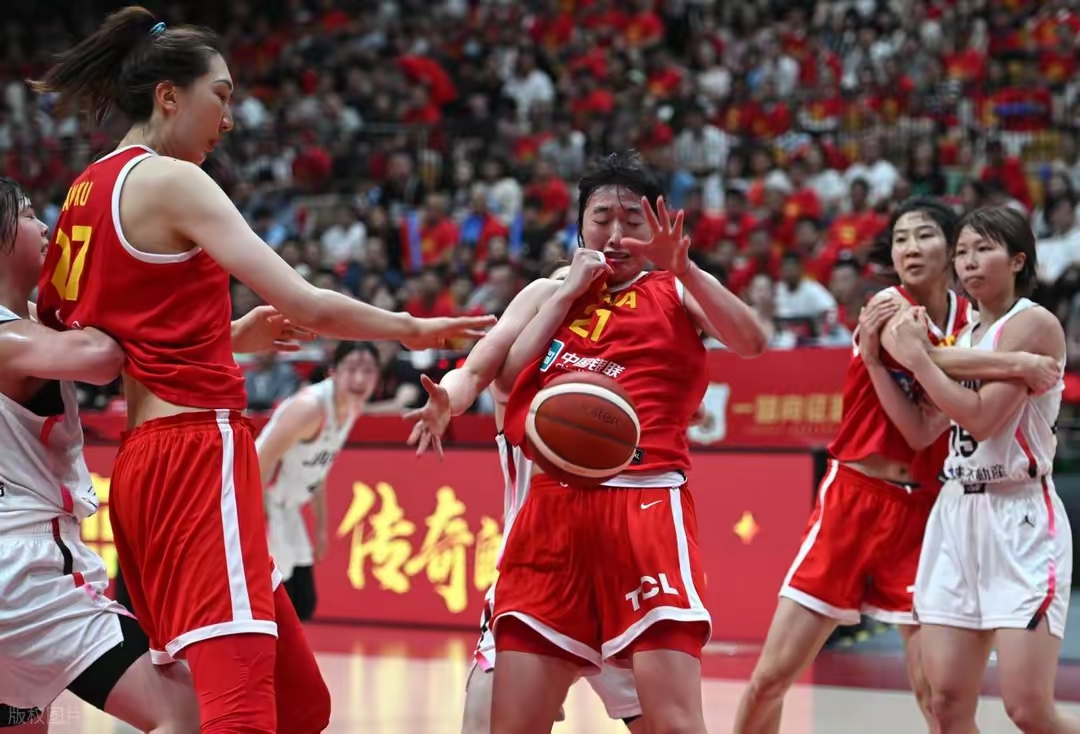 开云官网-今夜体能课后，多特蒙德回应争议备战CBA常规赛，悬念犹存，临场指挥获称赞的简单介绍