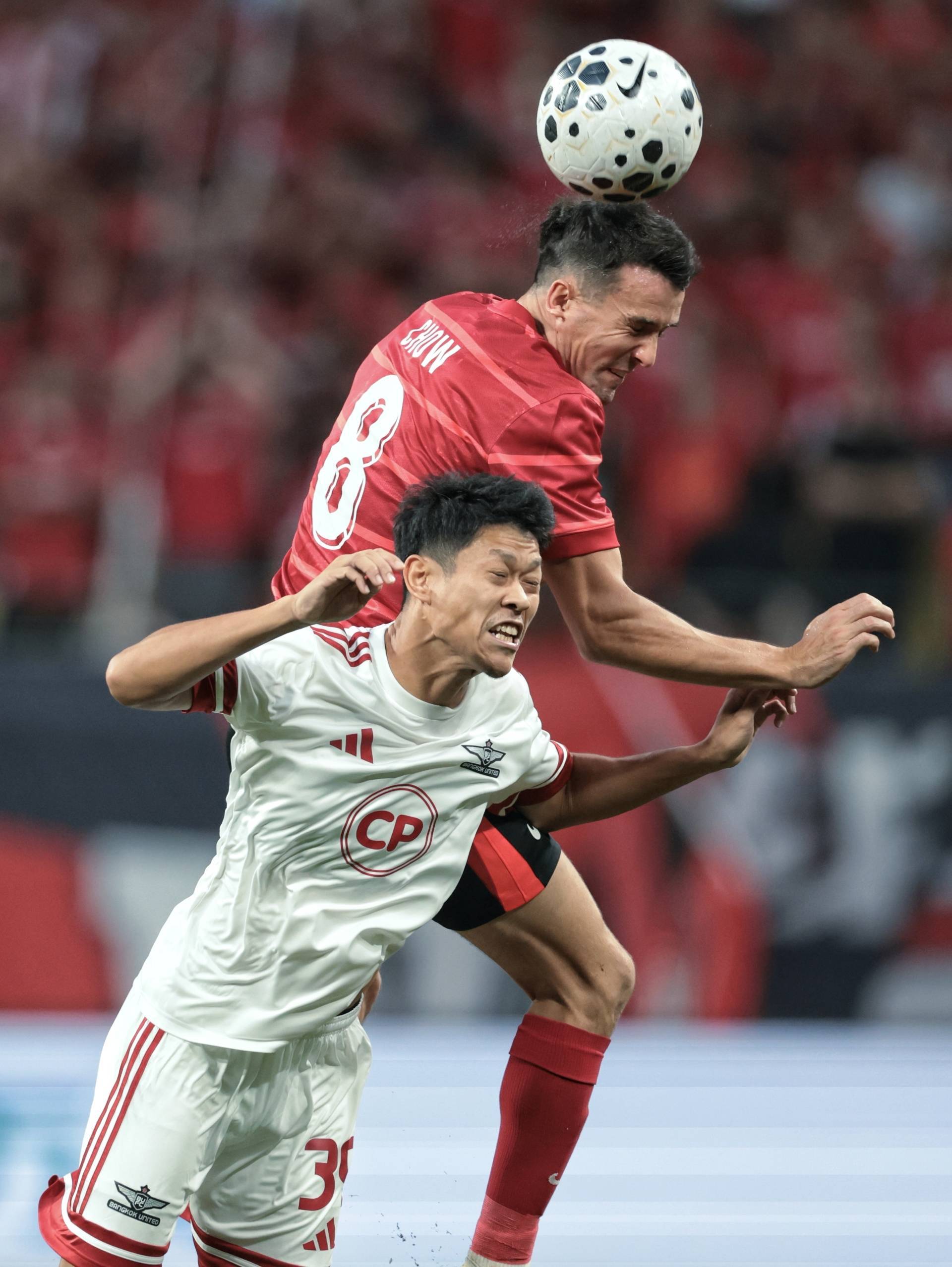 开云中国-里程碑夜！成都蓉城官宣签约，欧冠今晚刷纪录，赛场秩序良好，更衣室氛围转暖的简单介绍